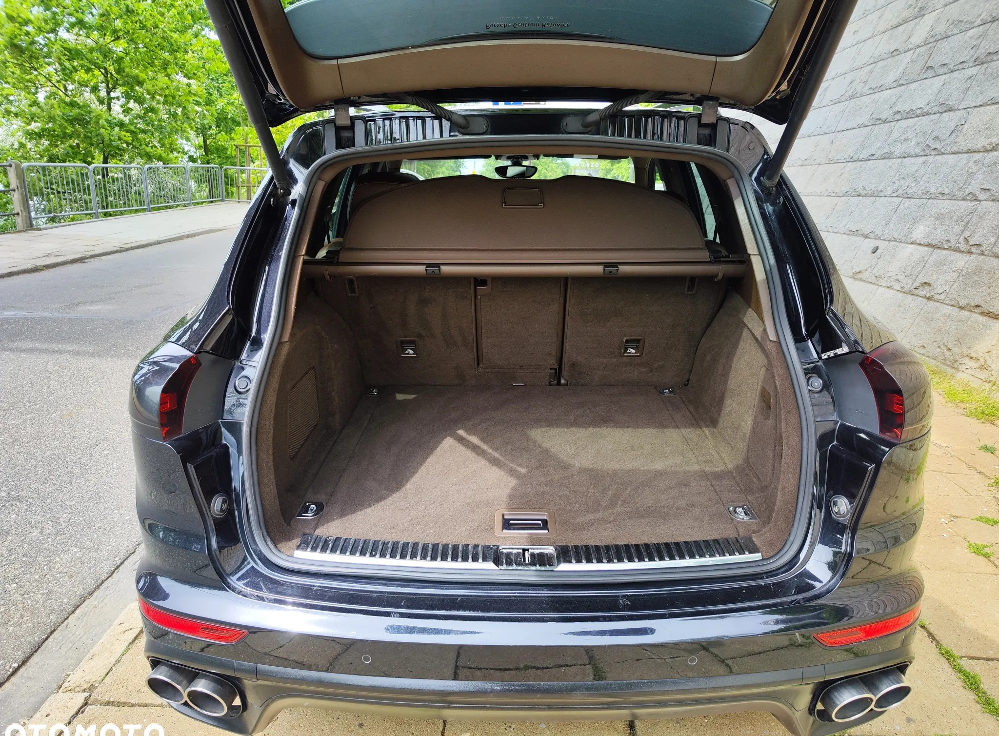 Porsche Cayenne cena 157999 przebieg: 225000, rok produkcji 2015 z Płock małe 172